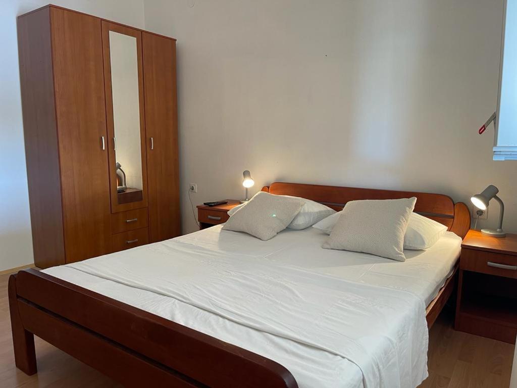 Apartments Puntica 梅塔伊纳 外观 照片