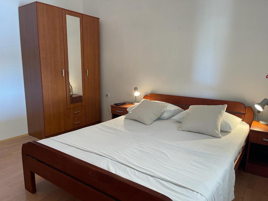 Apartments Puntica 梅塔伊纳 外观 照片