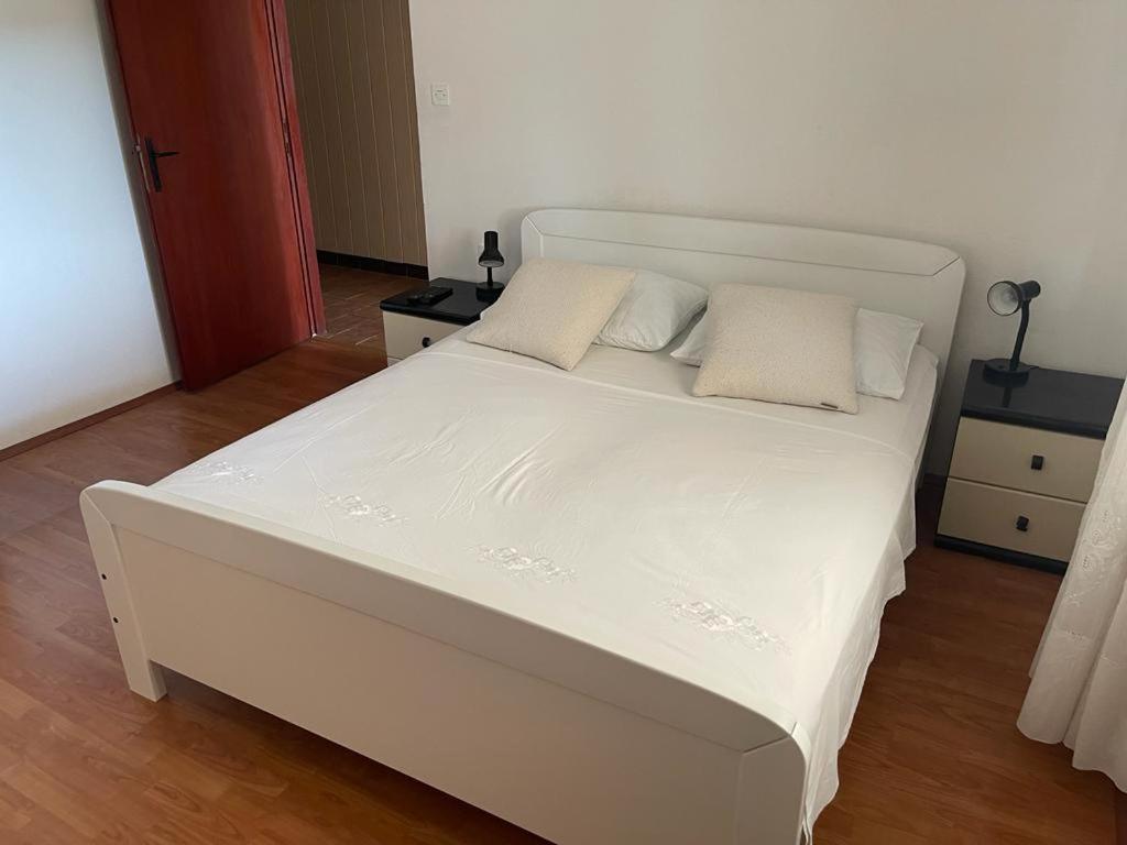 Apartments Puntica 梅塔伊纳 外观 照片