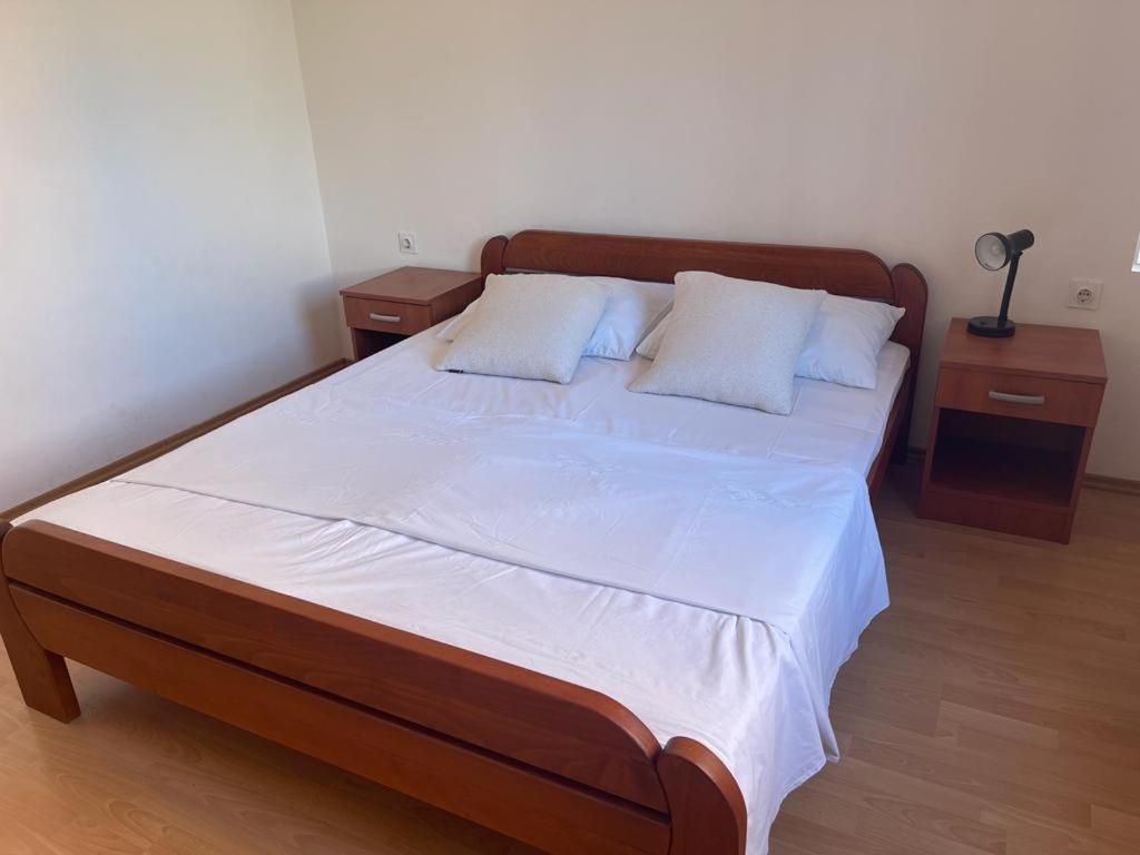 Apartments Puntica 梅塔伊纳 外观 照片