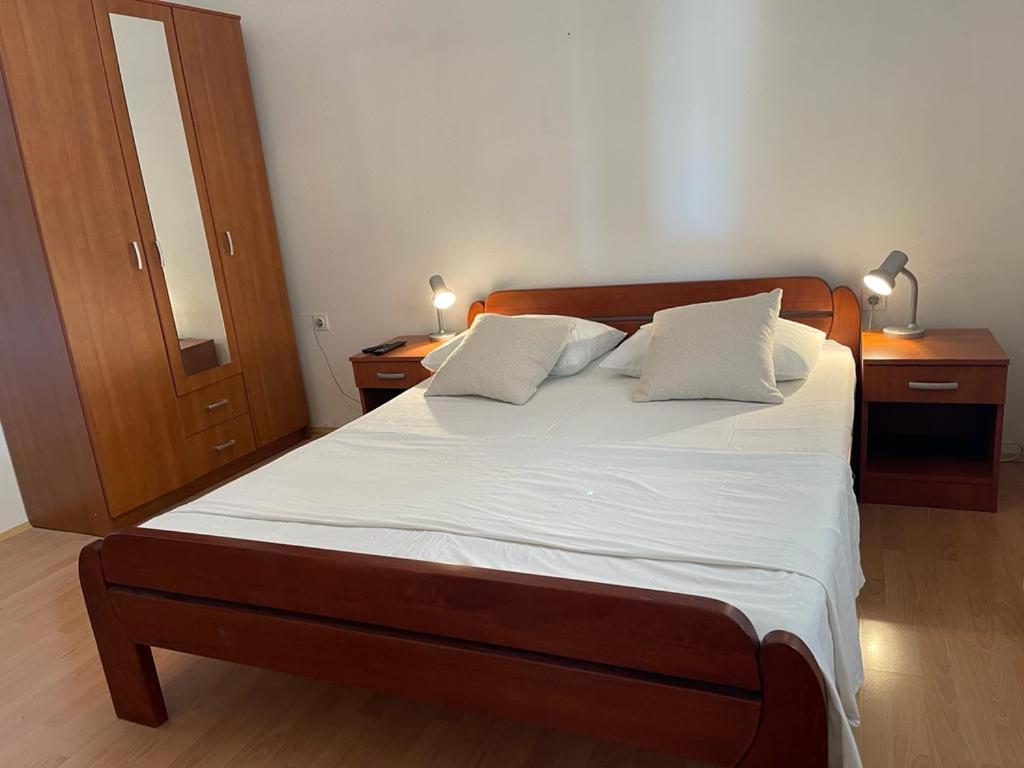 Apartments Puntica 梅塔伊纳 外观 照片